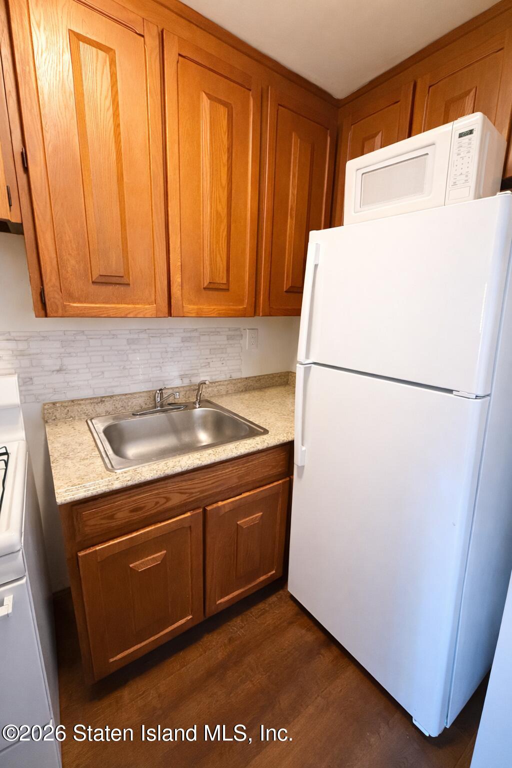 1000 Clove Road, Unit 6F Staten Island, NY 10301 - Photo 5 of 10 (5) KITCHEN