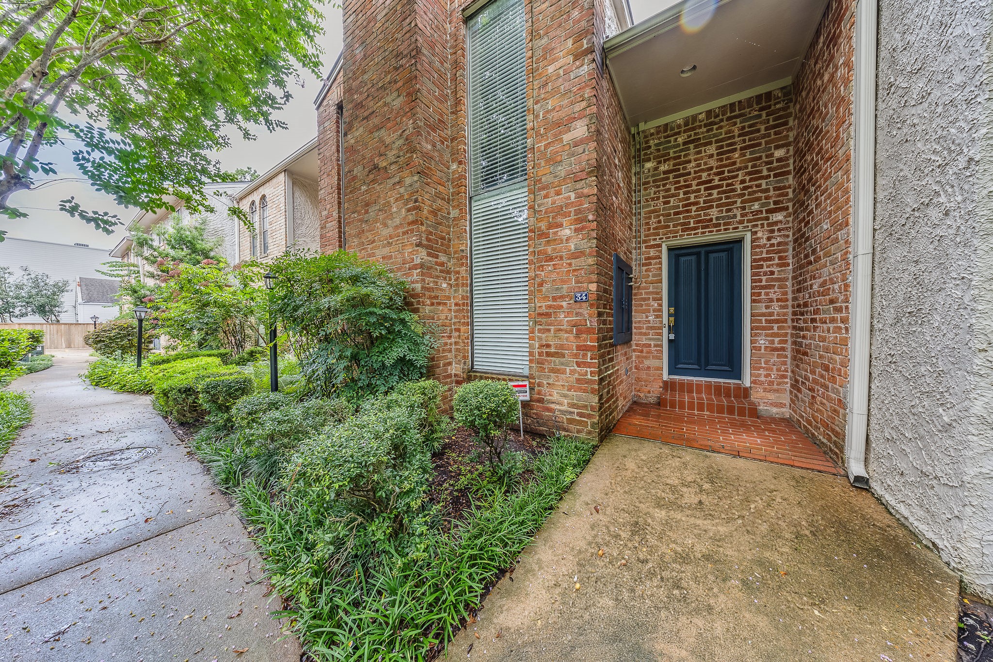 727 Bunker Hill Road, Unit 34 Houston, TX 77024 - Photo 11 of 38 Lets move on inside.