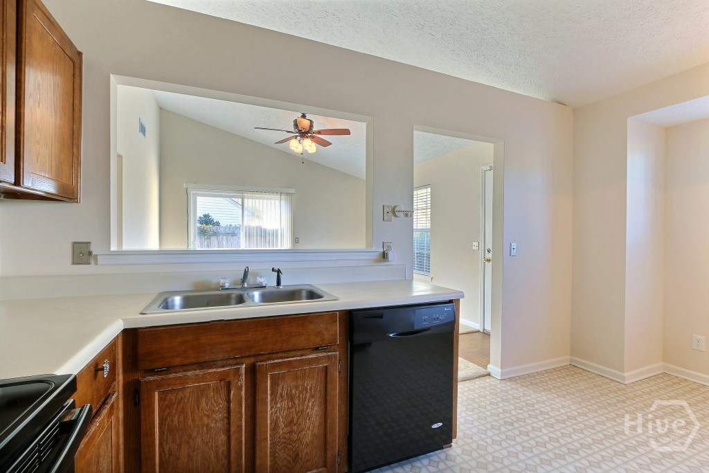 307 Mapmaker Lane Savannah, GA 31410 - Photo 11 of 29