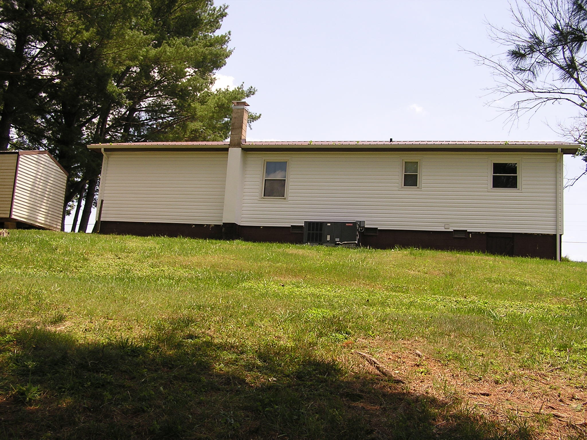 1400 Ben Gamble Road Jonesborough, TN 37659 - Photo 3 of 12 Back