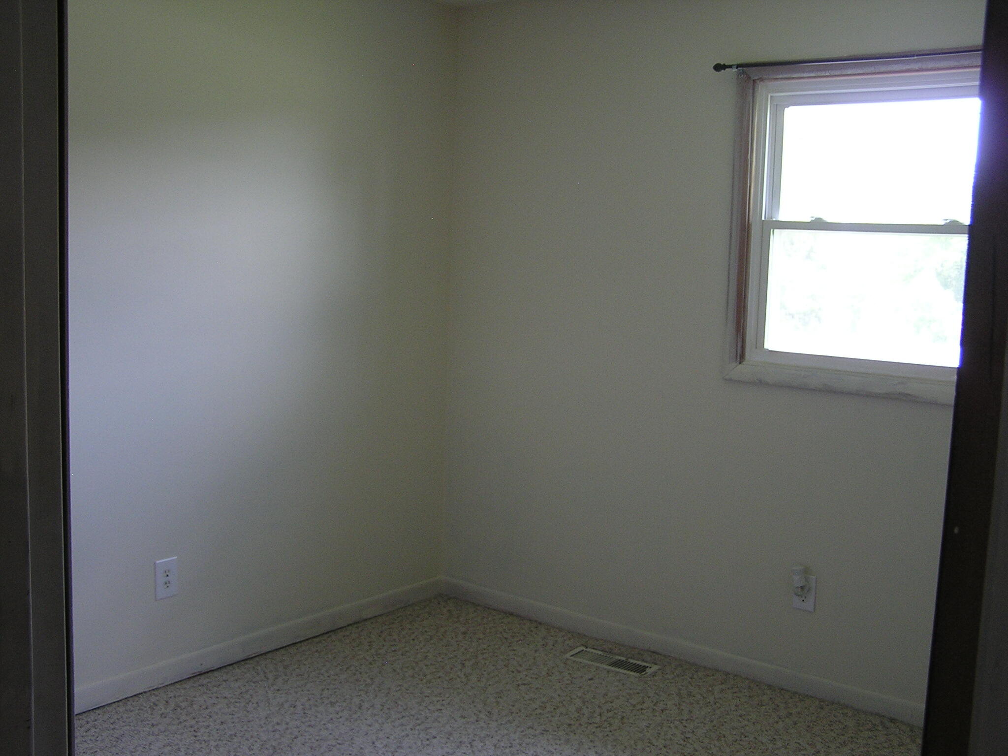 1400 Ben Gamble Road Jonesborough, TN 37659 - Photo 7 of 12 Bedroom