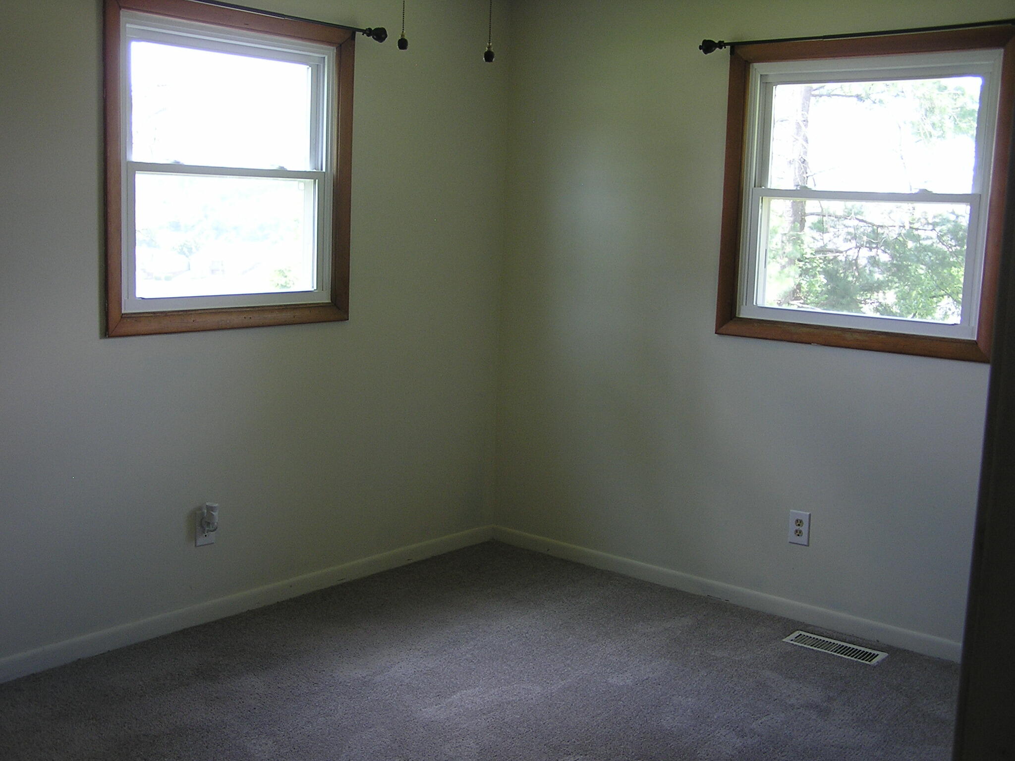 1400 Ben Gamble Road Jonesborough, TN 37659 - Photo 8 of 12 Bedroom