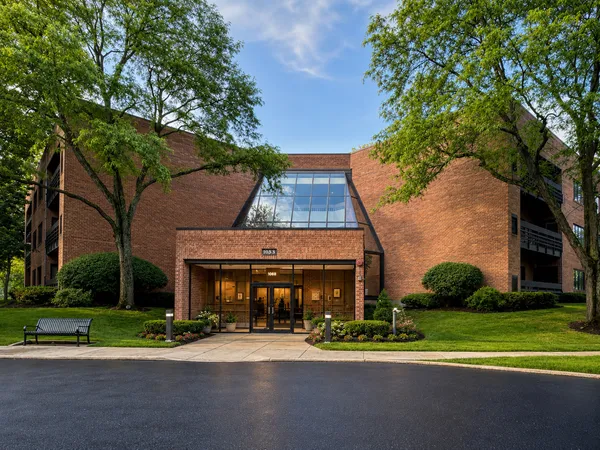 $439,900 | 1088 Shermer Road, Unit 101, Northbrook, IL 60062