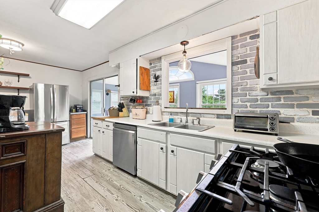 145 Brooks Village Road Templeton, MA 01468 - Photo 11 of 41 Gallery Image 11