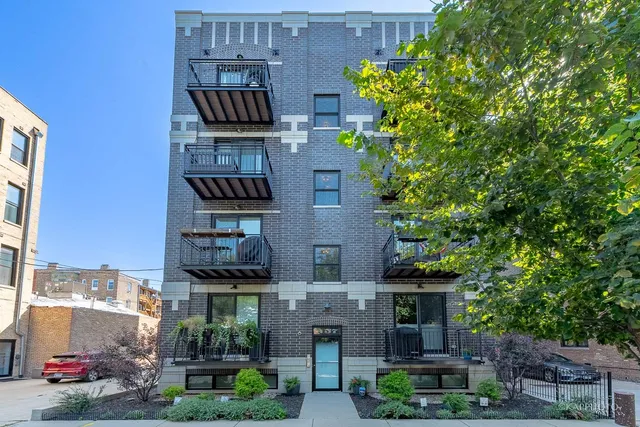 $3,650 | 457 North Aberdeen Street, Unit 4N, Chicago, IL 60642