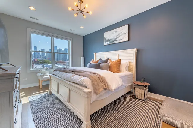 $3,650 | 457 North Aberdeen Street, Unit 4N, Chicago, IL 60642