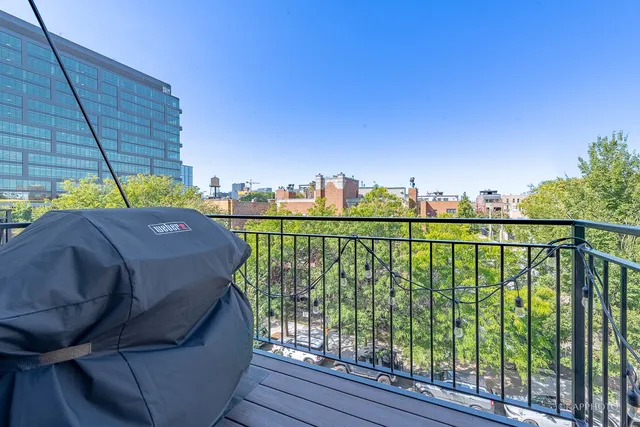 $3,650 | 457 North Aberdeen Street, Unit 4N, Chicago, IL 60642