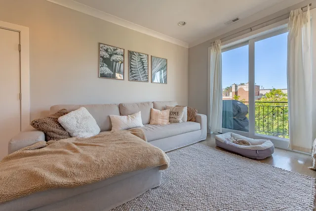 $3,650 | 457 North Aberdeen Street, Unit 4N, Chicago, IL 60642