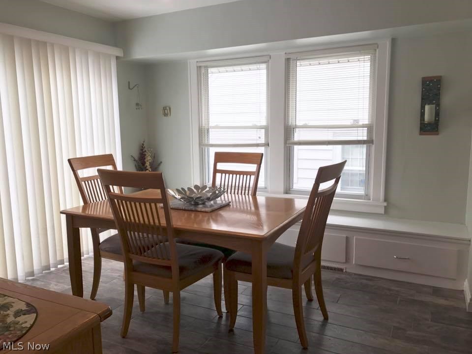 1124 Sunset Road Cleveland, OH 44124 - Photo 10 of 18