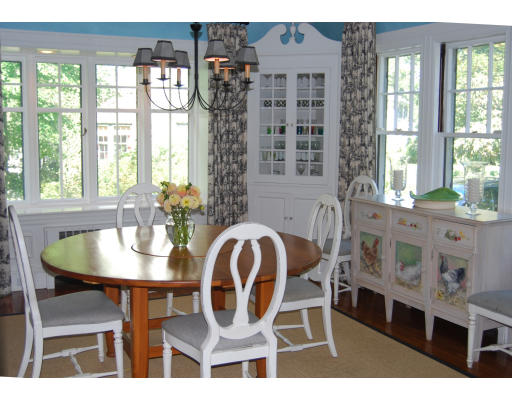 7 Arlington Road Wellesley, MA 02481 - Photo 5 of 12