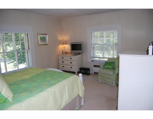 7 Arlington Road Wellesley, MA 02481 - Photo 7 of 12