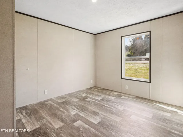 $239,900 | 140 North Hillcrest Drive, Spring City, TN 37381