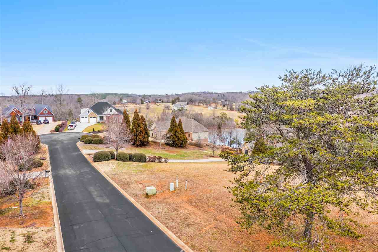 136 Heartleaf Way Chesnee, SC 29323 - Photo 2 of 22 Gallery Image 2