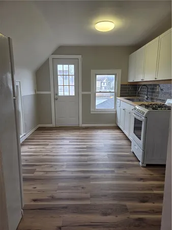 $1,300 | 21 Gardiner Park, Rochester, NY 14607