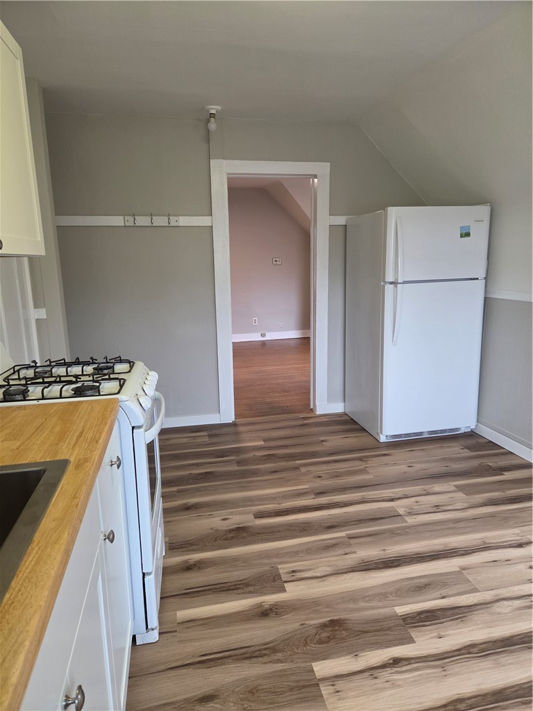 21 Gardiner Park Rochester, NY 14607 - Photo 8 of 22