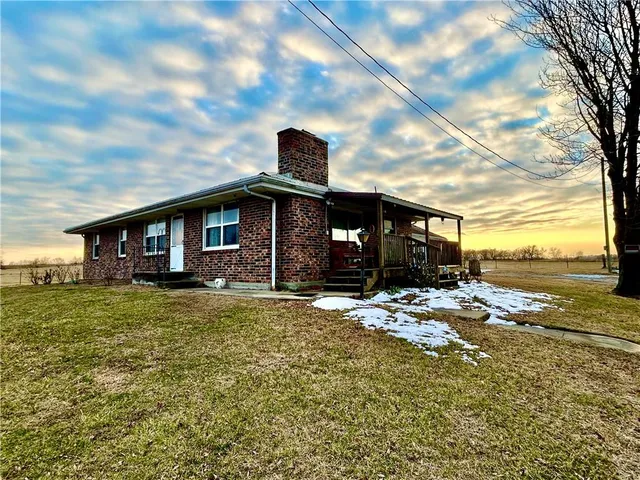 $205,000 | 3284 South M Highway, Schell City, MO 64783