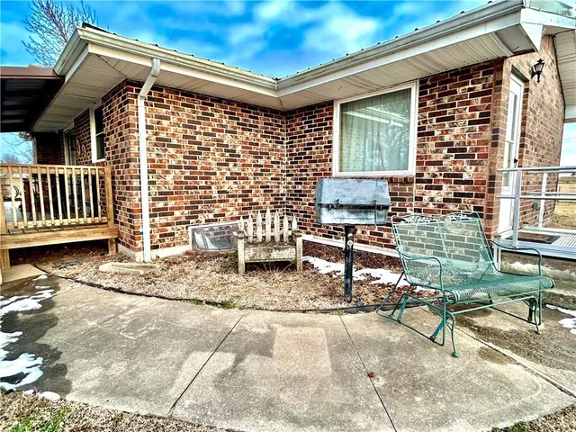 $205,000 | 3284 South M Highway, Schell City, MO 64783