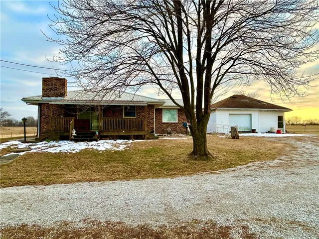 $205,000 | 3284 South M Highway, Schell City, MO 64783