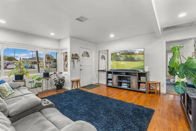 $799,999 | 1204 Peach Avenue, El Cajon, CA 92021