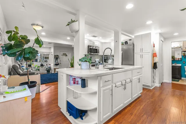 $799,999 | 1204 Peach Avenue, El Cajon, CA 92021