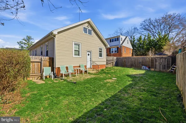 $1,900 | 5114 19th Road North, Arlington, VA 22207
