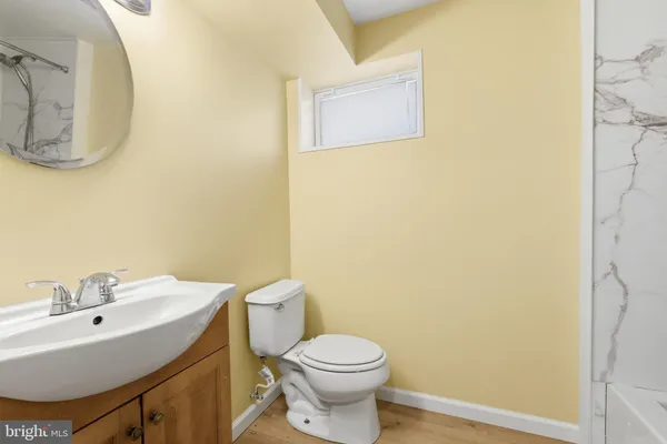 $1,900 | 5114 19th Road North, Arlington, VA 22207