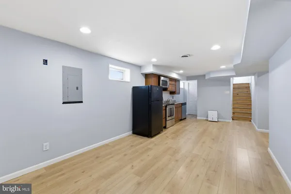 $1,900 | 5114 19th Road North, Arlington, VA 22207