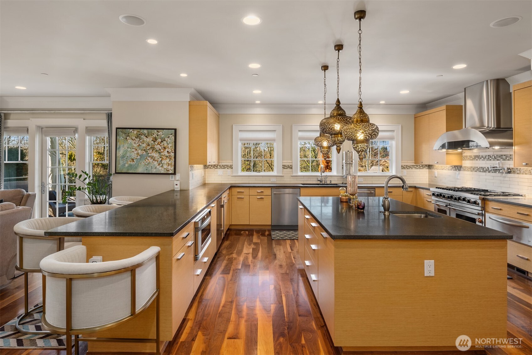 8910 Northeast 33rd Street Yarrow Point, WA 98004 - Photo 14 of 39