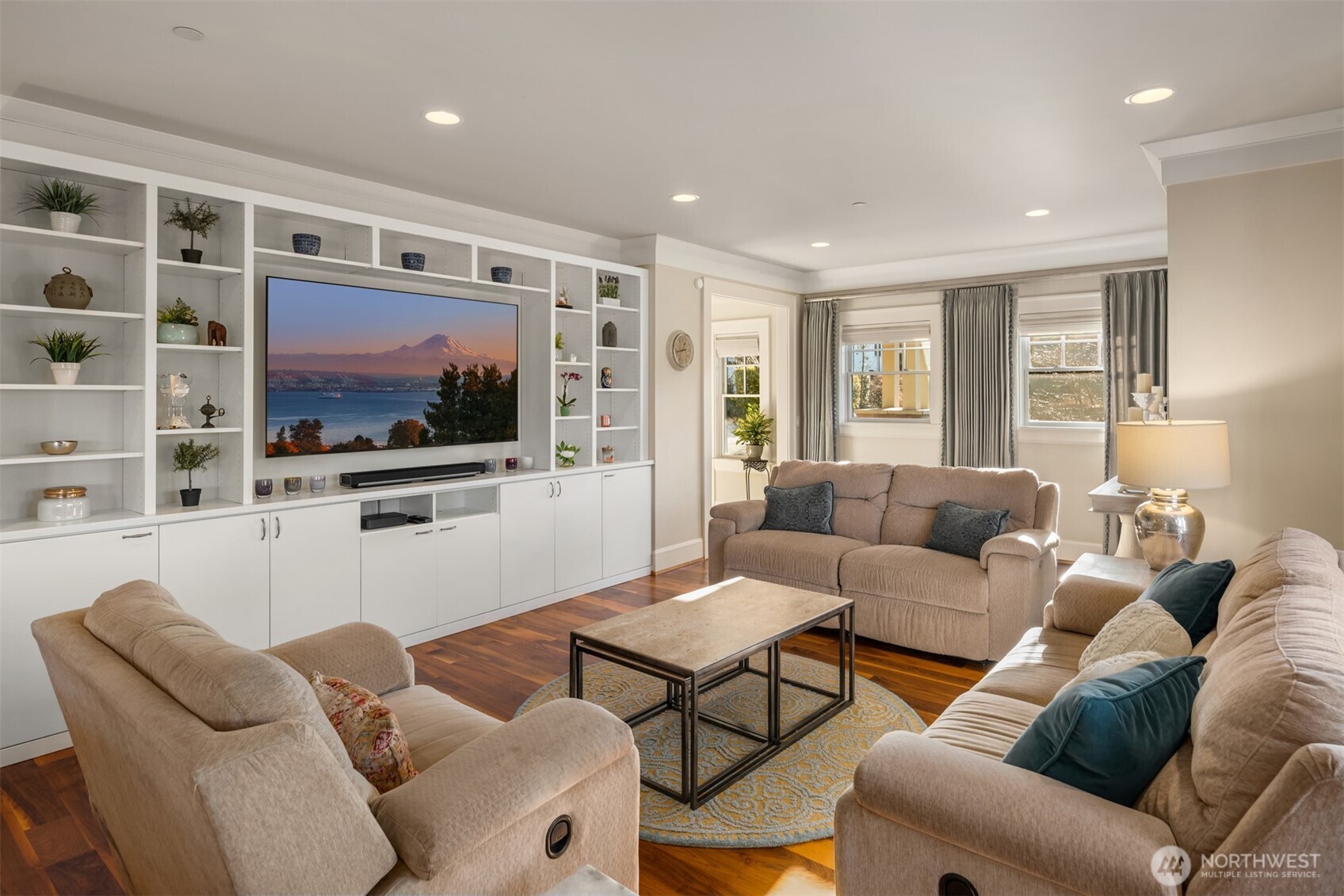 8910 Northeast 33rd Street Yarrow Point, WA 98004 - Photo 15 of 39