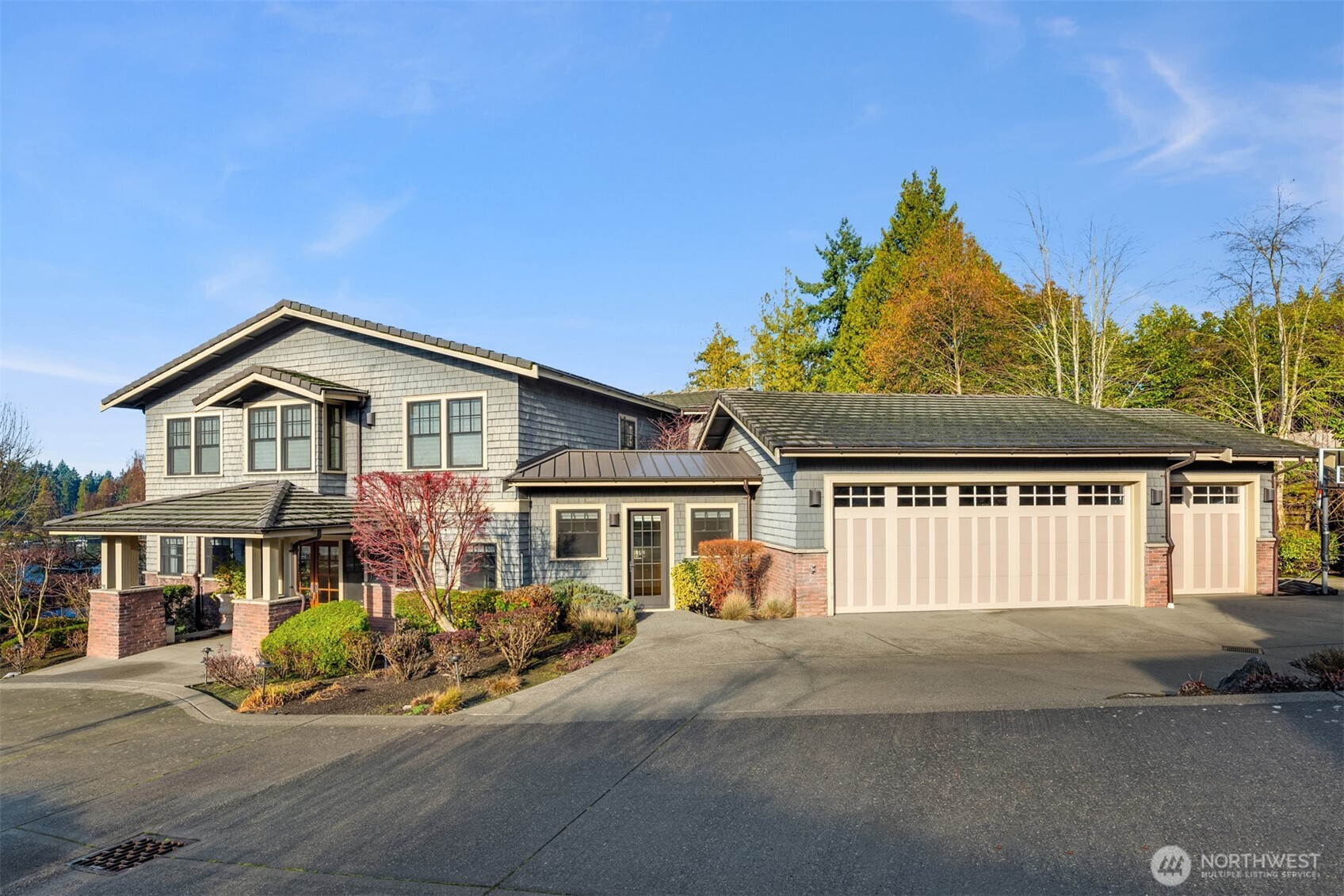 8910 Northeast 33rd Street Yarrow Point, WA 98004 - Photo 3 of 39