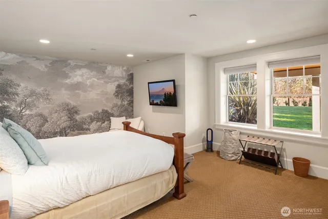 $6,500,000 | 8910 Northeast 33rd Street, Yarrow Point, WA 98004