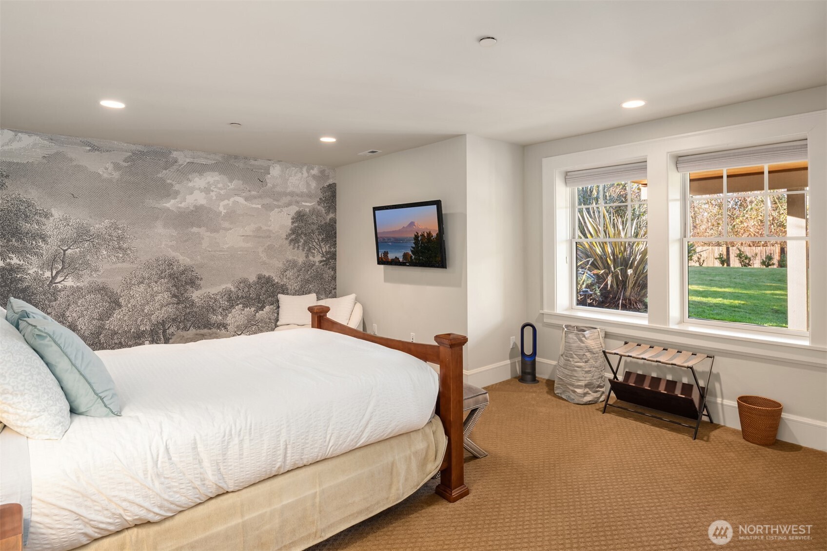 8910 Northeast 33rd Street Yarrow Point, WA 98004 - Photo 32 of 39