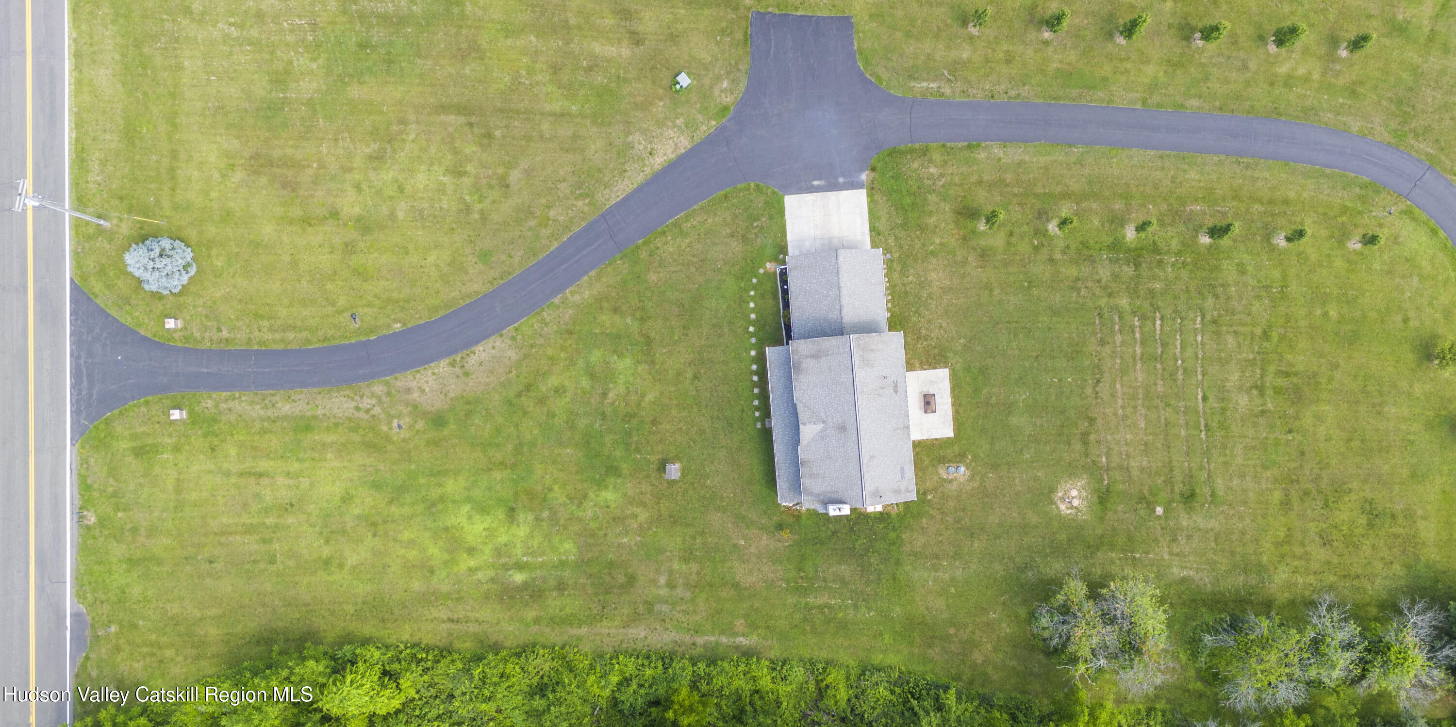 311 Middle Road Hudson, NY 12534 - Photo 26 of 28 DJI_20260624110942_0125_D