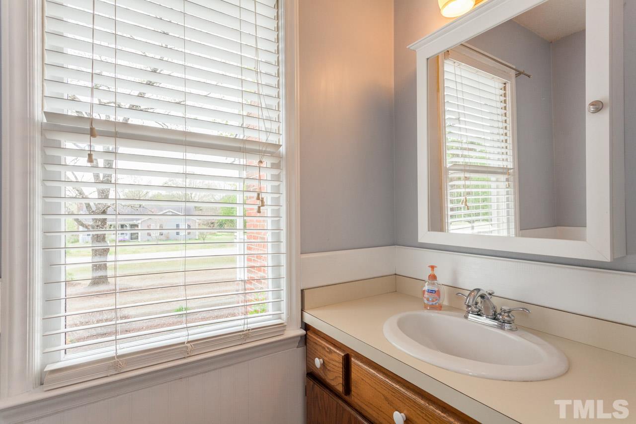 725 South Meadow Road Raleigh, NC 27603 - Photo 12 of 25