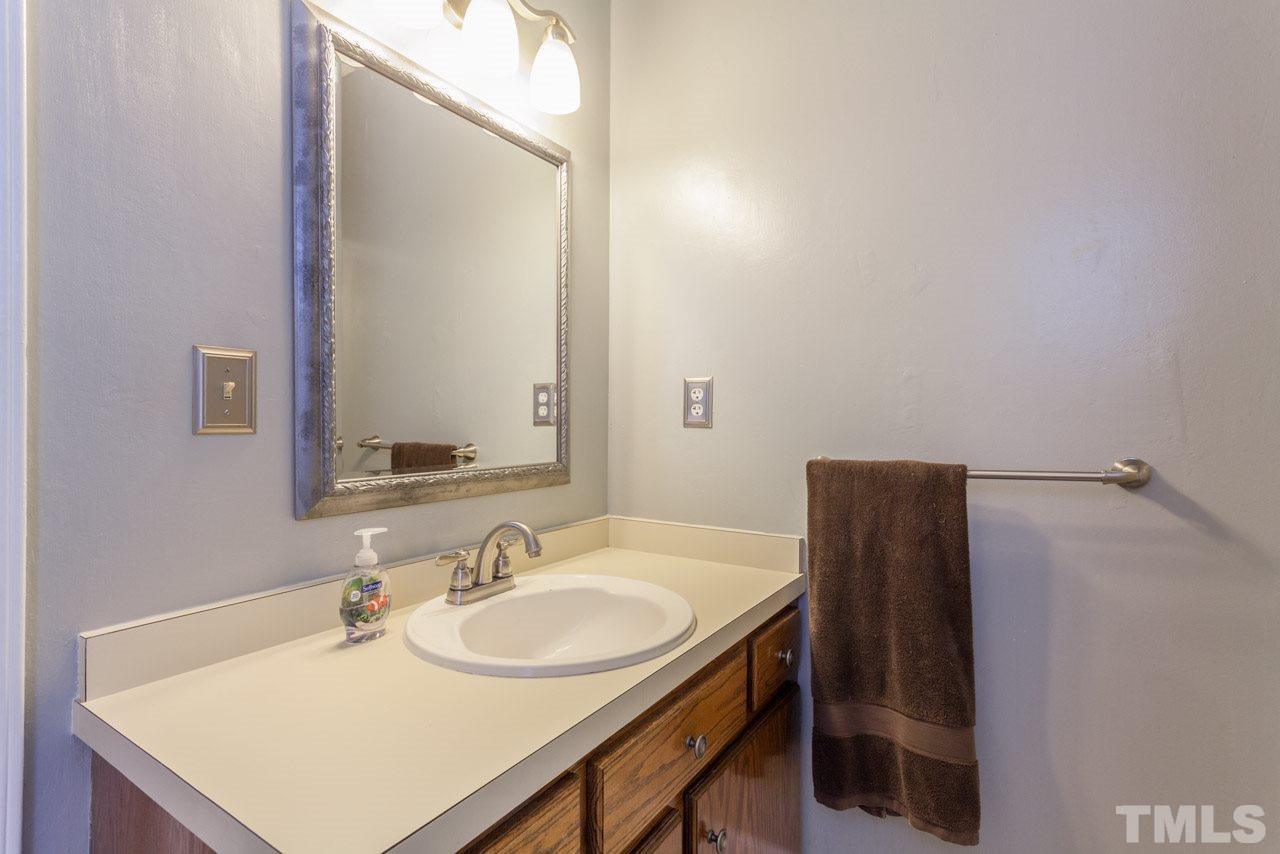725 South Meadow Road Raleigh, NC 27603 - Photo 14 of 25
