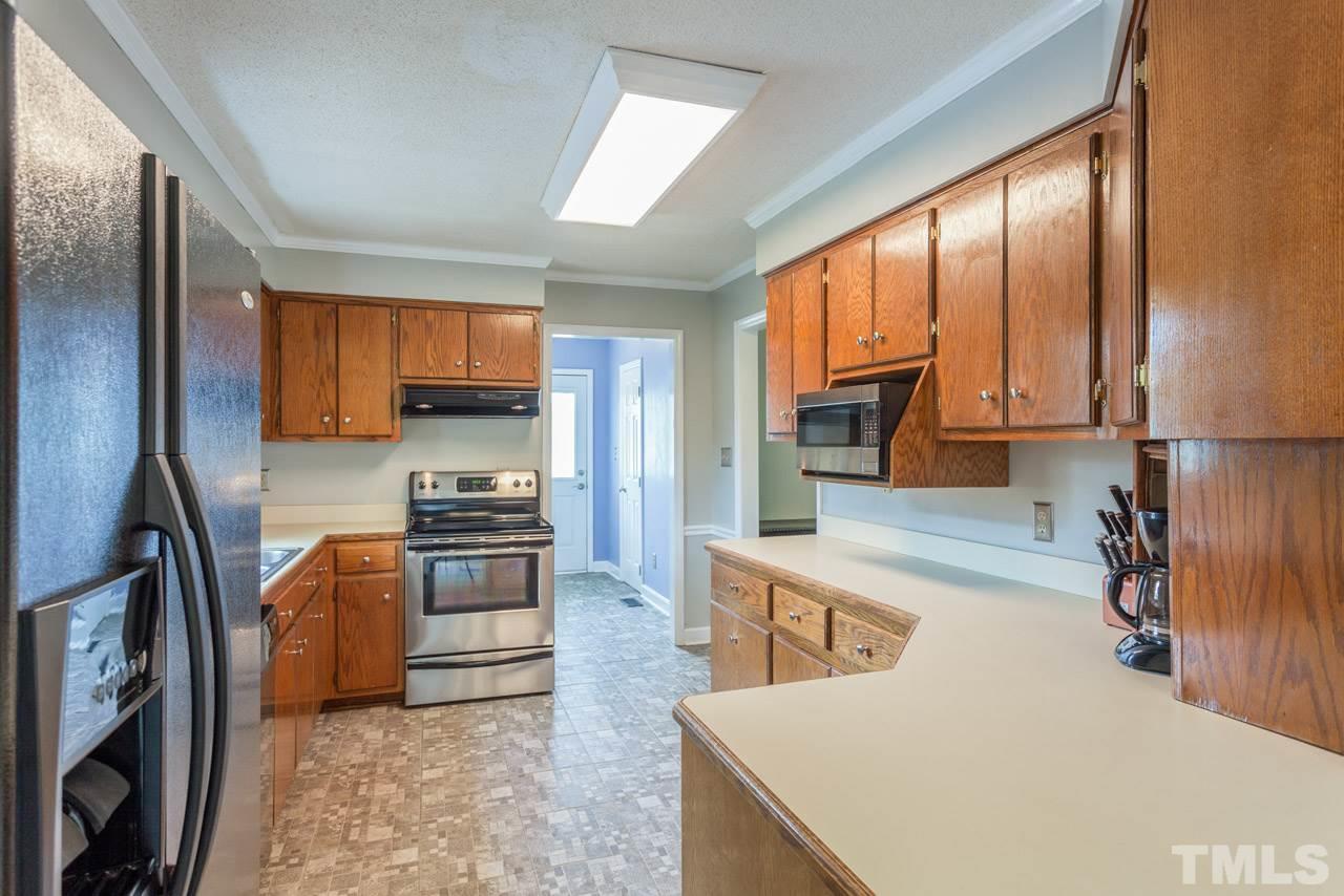 725 South Meadow Road Raleigh, NC 27603 - Photo 8 of 25