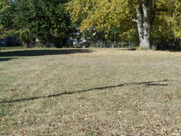 $7,500 | 516 North Edwards Street, Macomb, IL 61455