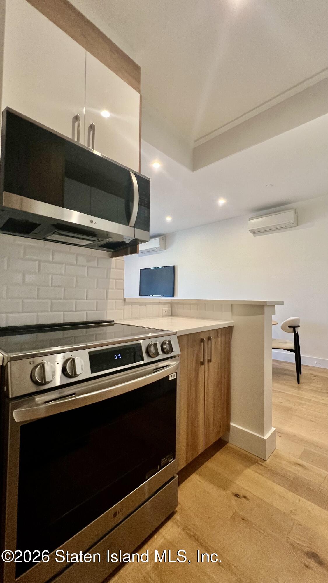 3865 Amboy Road, Unit 2C Staten Island, NY 10308 - Photo 6 of 21 IMG_6778