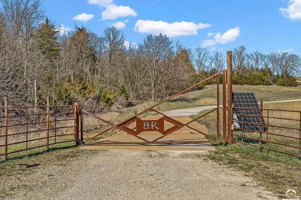 $2,690,000 | 374 North 750 Road, Overbrook, KS 66524
