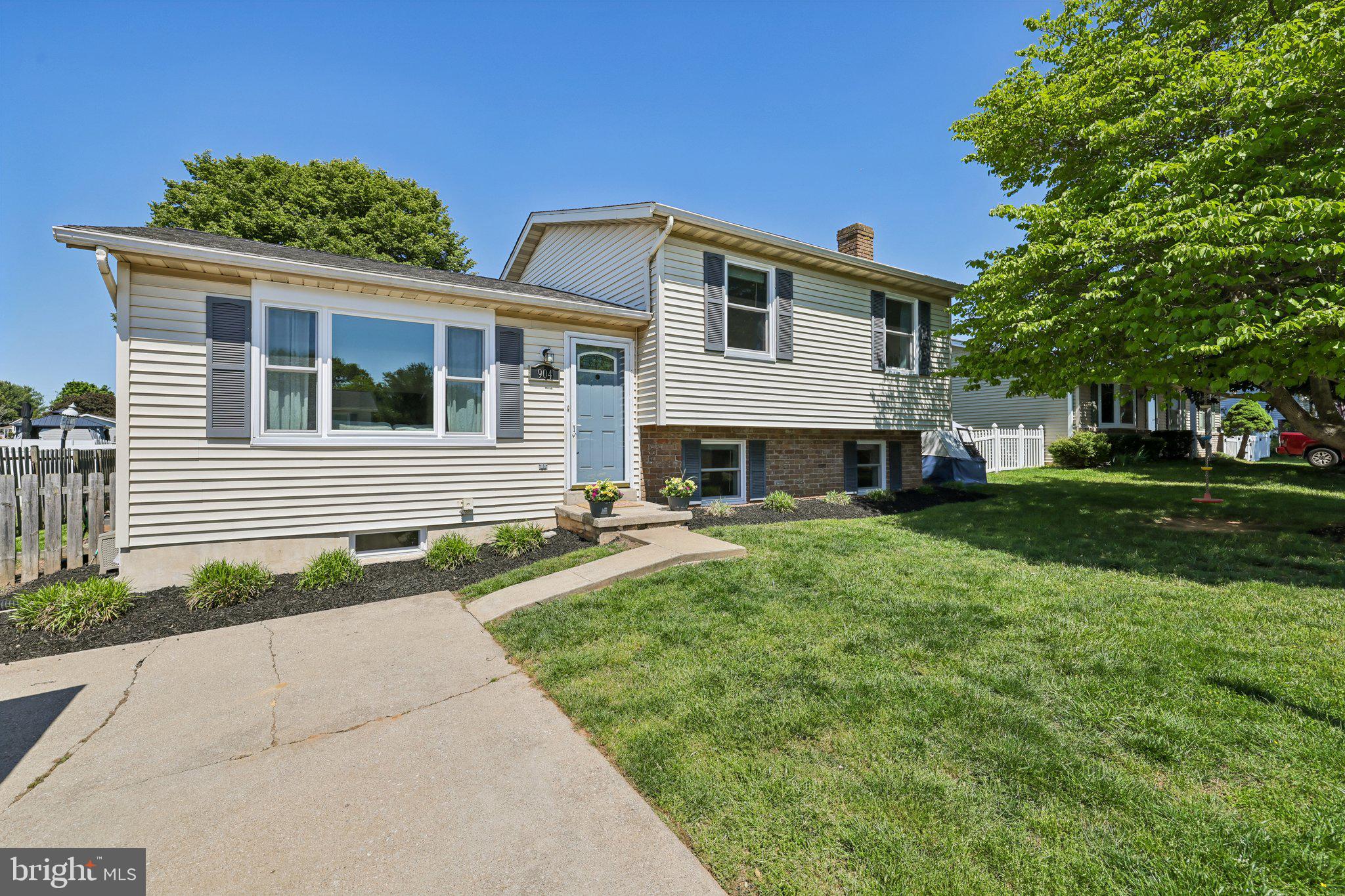 904 Horizon Road Mount Airy, MD 21771 - Photo 2 of 38