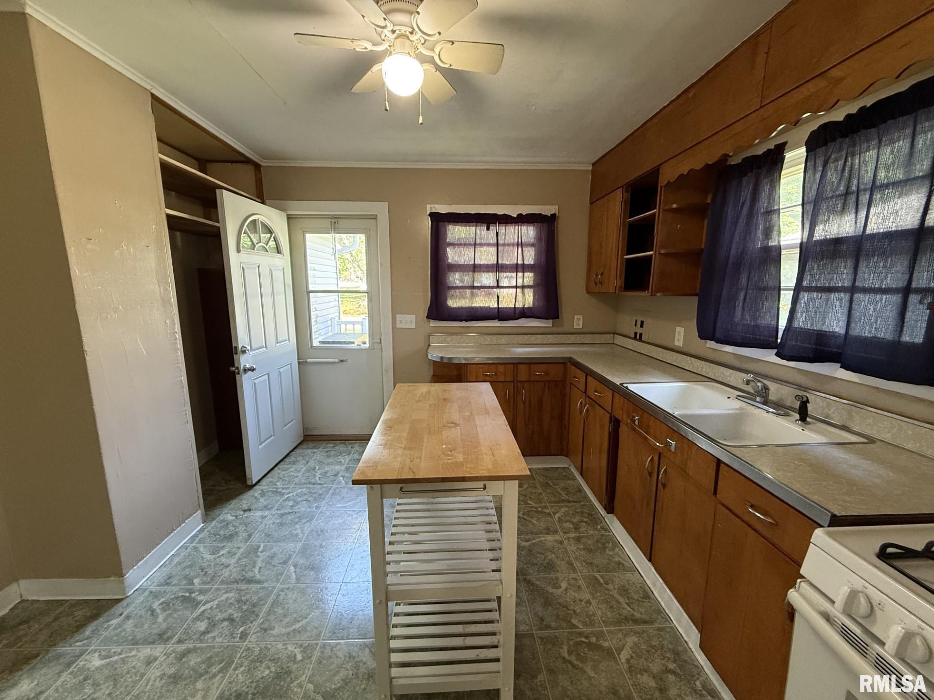 116 Northwest 3rd Street Galva, IL 61434 - Photo 8 of 20 Gallery Image 8