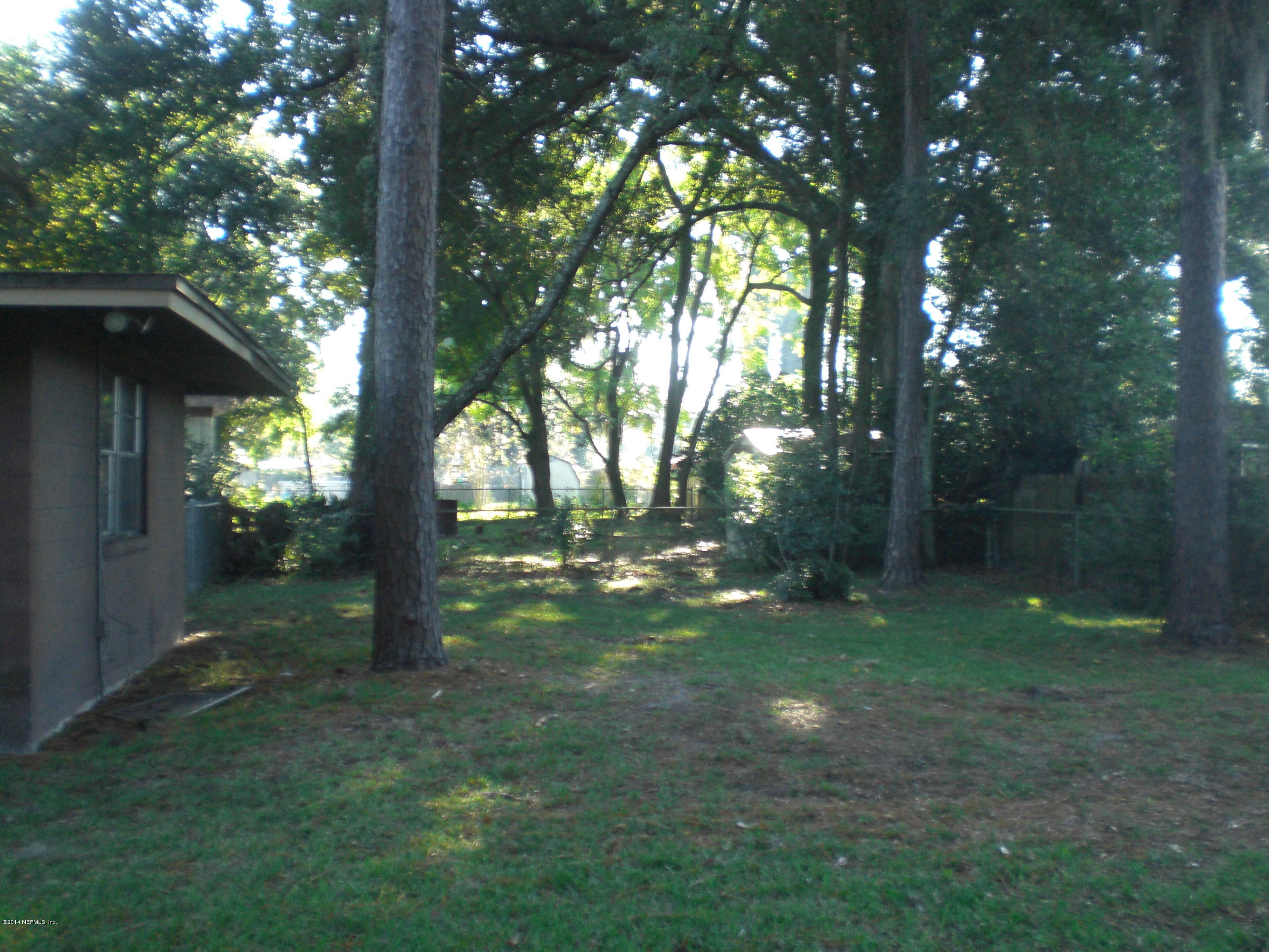 7104 Waikiki Road Jacksonville, FL 32216 - Photo 3 of 18 Side view