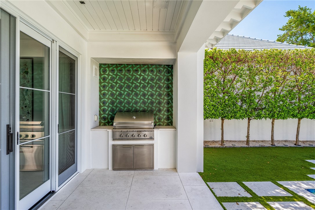 61 Caribe Way Vero Beach, FL 32963 - Photo 27 of 36 a view of outdoor space and yard