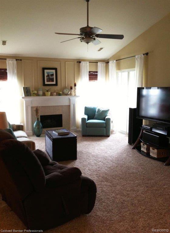 3525 Oakmonte Boulevard, Unit 72 Rochester, MI 48306 - Photo 6 of 22 Family Room