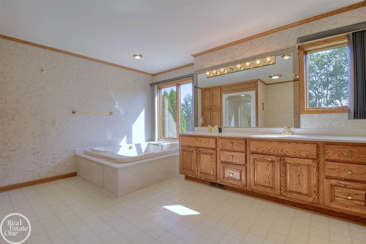 20560 31 Mile Road Ray, MI 48096 - Photo 18 of 55 Garden Tub