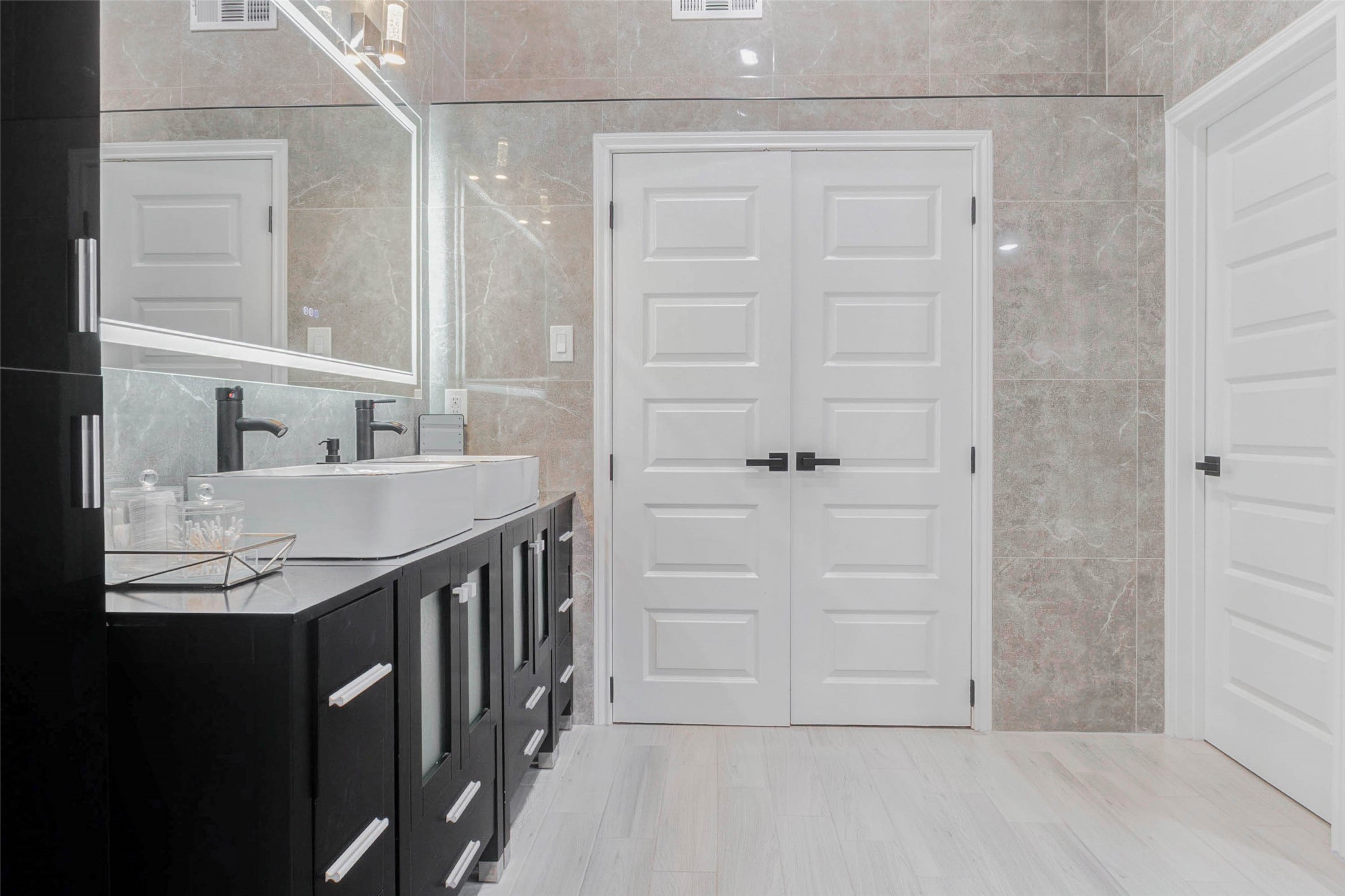 2223 Foreland Drive Houston, TX 77077 - Photo 23 of 39 view of a bathroom from the hallway