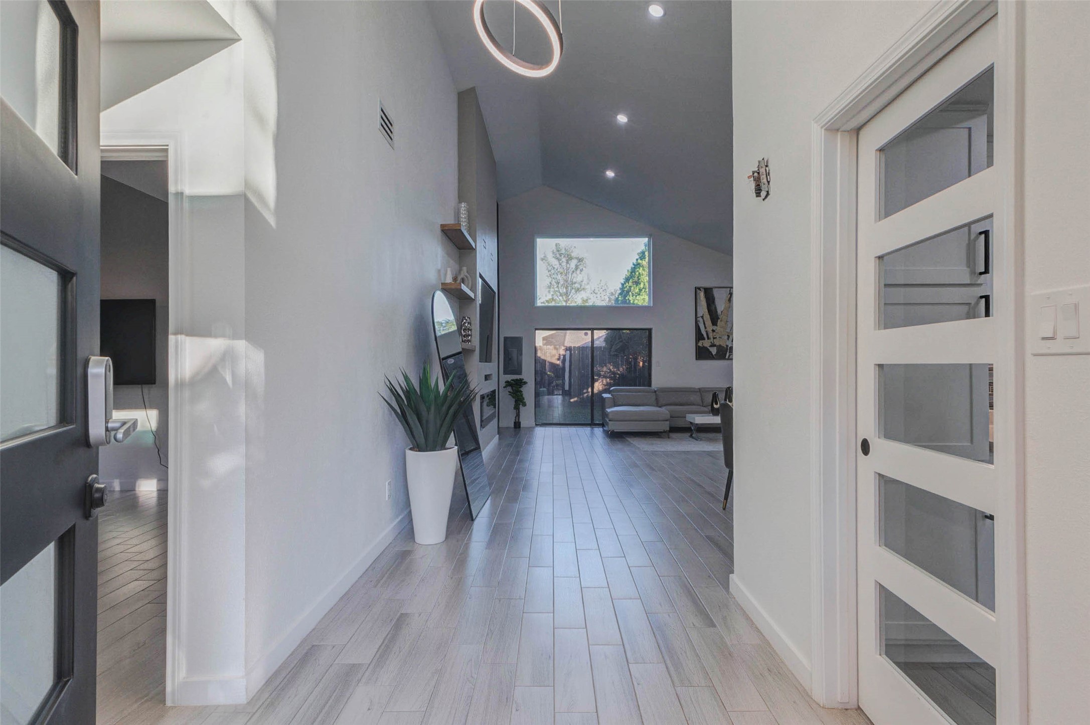 2223 Foreland Drive Houston, TX 77077 - Photo 6 of 39 a view of a living room
