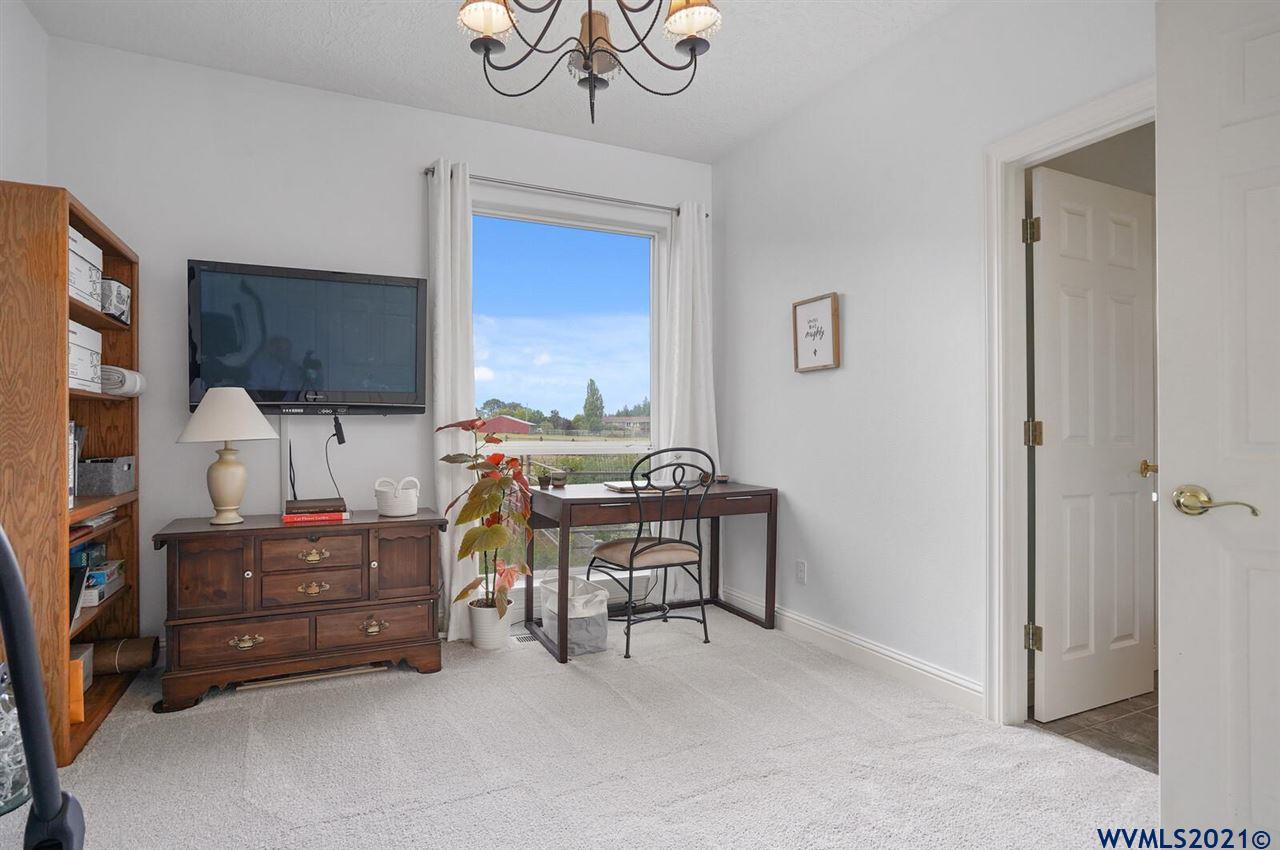 30985 Southwest 5th Street Lebanon, OR 97355 - Photo 21 of 42 Gallery Image 21