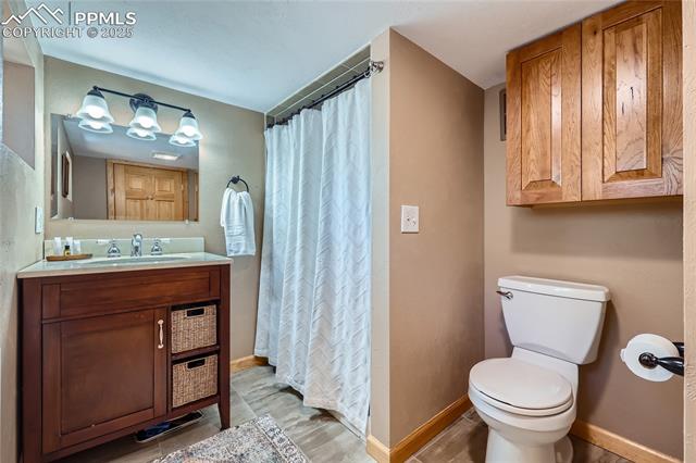 903 High Road Manitou Springs, CO 80829 - Photo 32 of 49 Bathroom #2