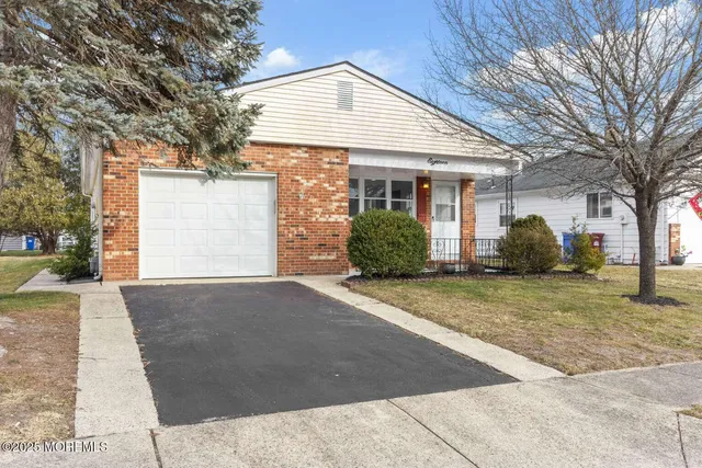 $399,000 | 18 La Terraza Drive, Toms River, NJ 08757